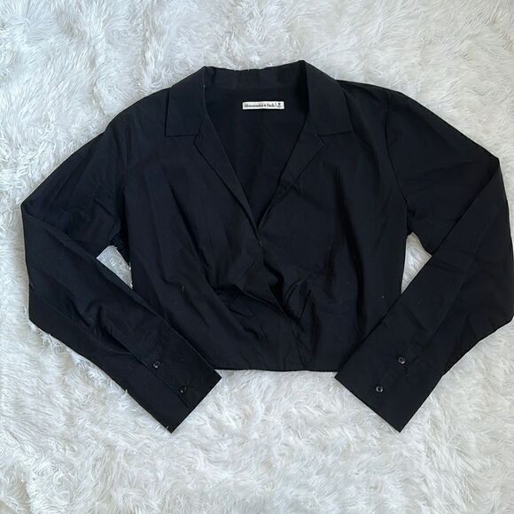 Abercrombie and Fitch Cropped Collared Blouse in Black size Medium - Picture 1 of 9